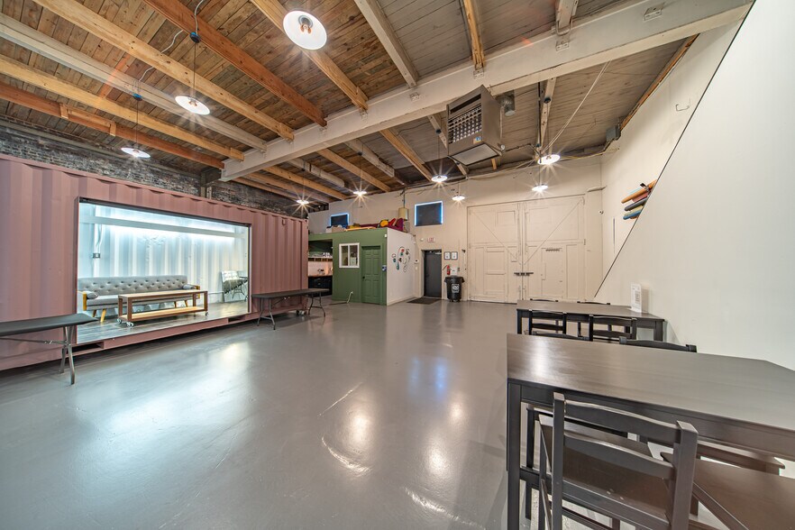 More Photos Of 2831 E Grand Blvd, Detroit Warehouse For Sale