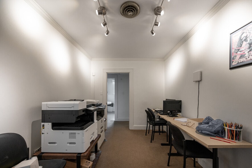 More Photos Of 110 N Churton St, Hillsborough Office For Sale