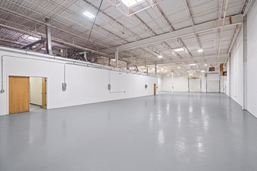 More Photos Of 10410 163rd Pl, Orland Park Manufacturing For Sale