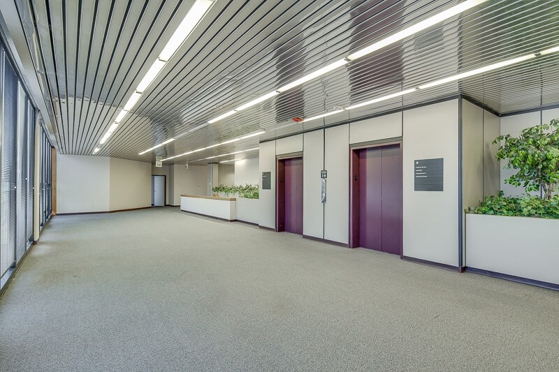 More Photos Of 3796 Lamar Ave, Memphis Office For Sale