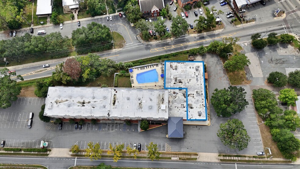 More Photos Of 1355 Apalachee Pky, Tallahassee Hotel For Lease