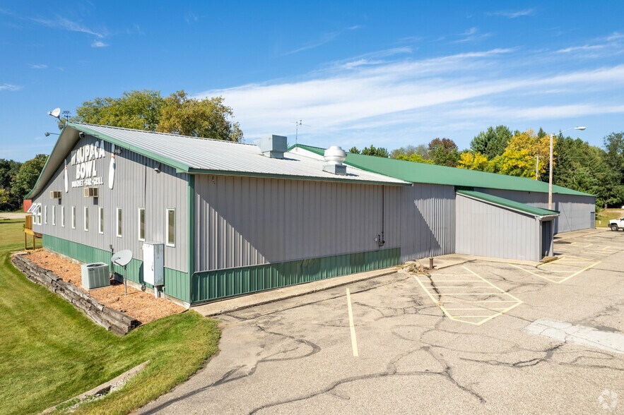 More Photos Of 810 Bowling Ln, Waupaca Bowling Alley For Sale