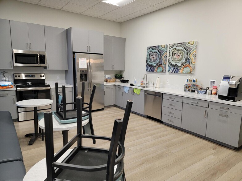 More Photos Of 1280 Bridge St, Yuba City Storefront Retail Office For Lease