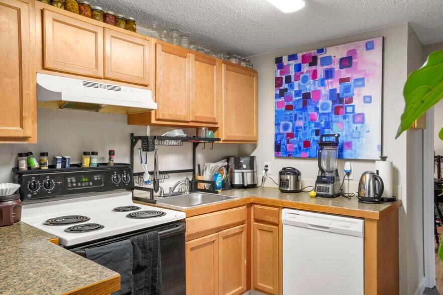 More Photos Of 316 E Brookside, Colorado Springs Apartments For Sale