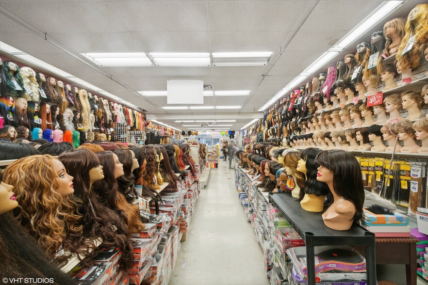 More Photos Of 1254 N Milwaukee Ave, Chicago General Retail For Sale