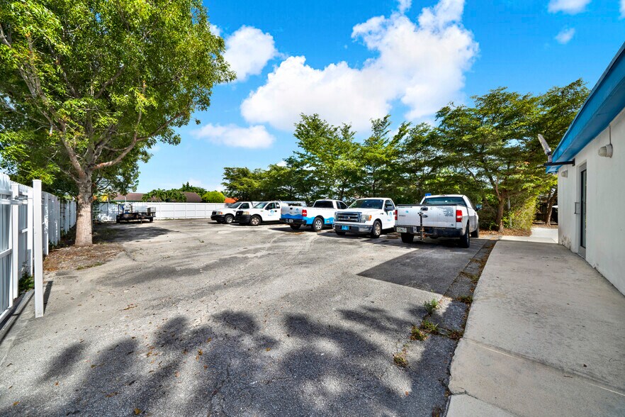 More Photos Of 2175 SW 78th Pl, Miami Loft Creative Space For Sale