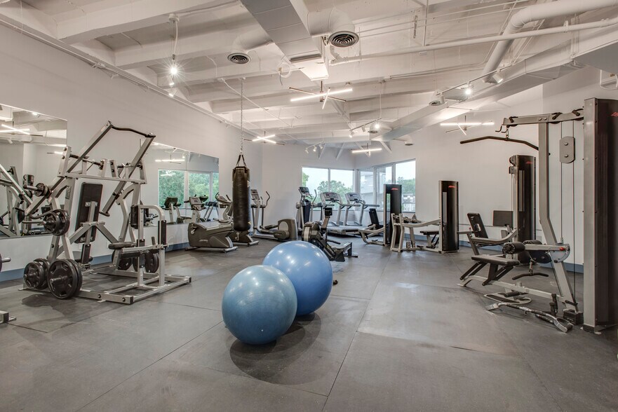 More Photos Of 3212 West End Ave, Nashville Office For Lease