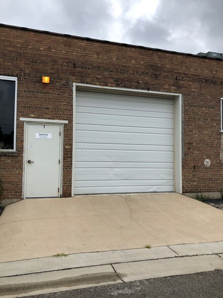 More Photos Of 2740 W Washington Blvd, Bellwood Manufacturing For Lease