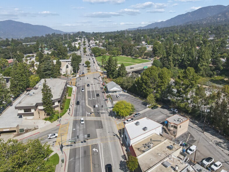 More Photos Of 1129 Foothill Blvd, La Cañada Flintridge Storefront For Lease
