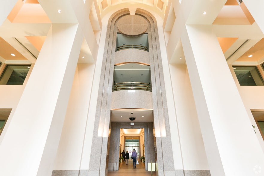 More Photos Of 555 Long Wharf Dr, New Haven Office For Lease