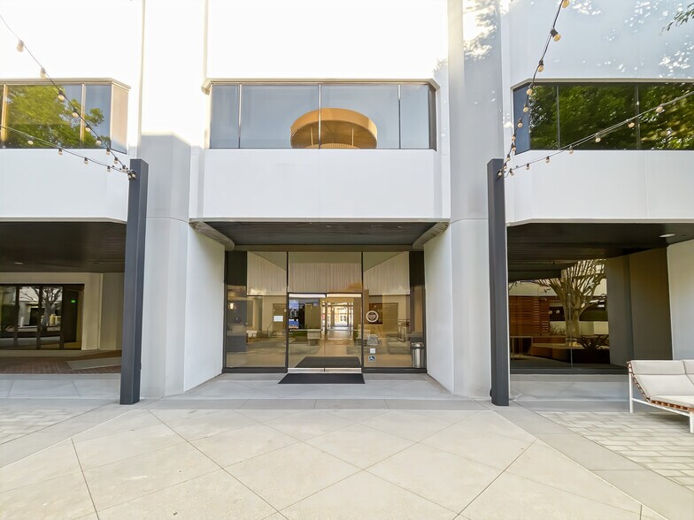 More Photos Of 155 N Lake Ave, Pasadena Coworking Space