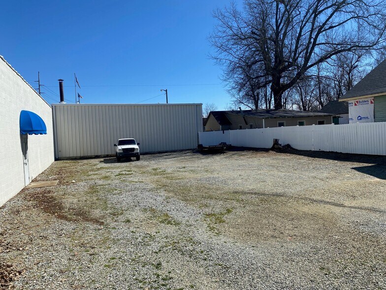 More Photos Of 501 Prospect St, High Point Manufacturing For Lease