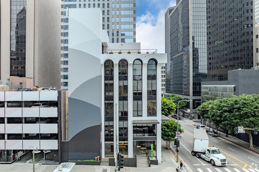 Primary Photo Of 835 Wilshire Blvd, Los Angeles Loft Creative Space For Lease