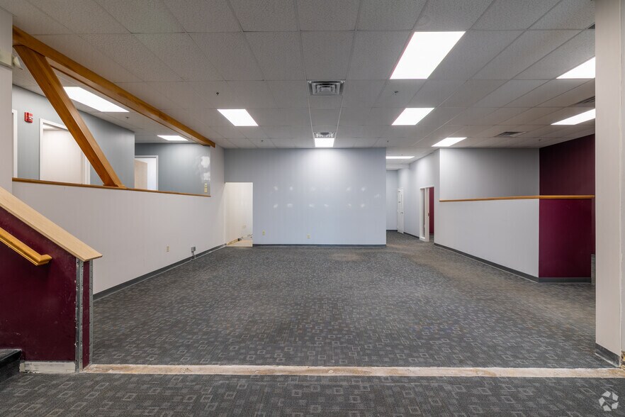 More Photos Of 175 Amherst St, Nashua Freestanding For Lease