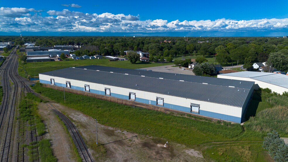 More Photos Of 311 N Linwood Ave, Appleton Warehouse For Lease