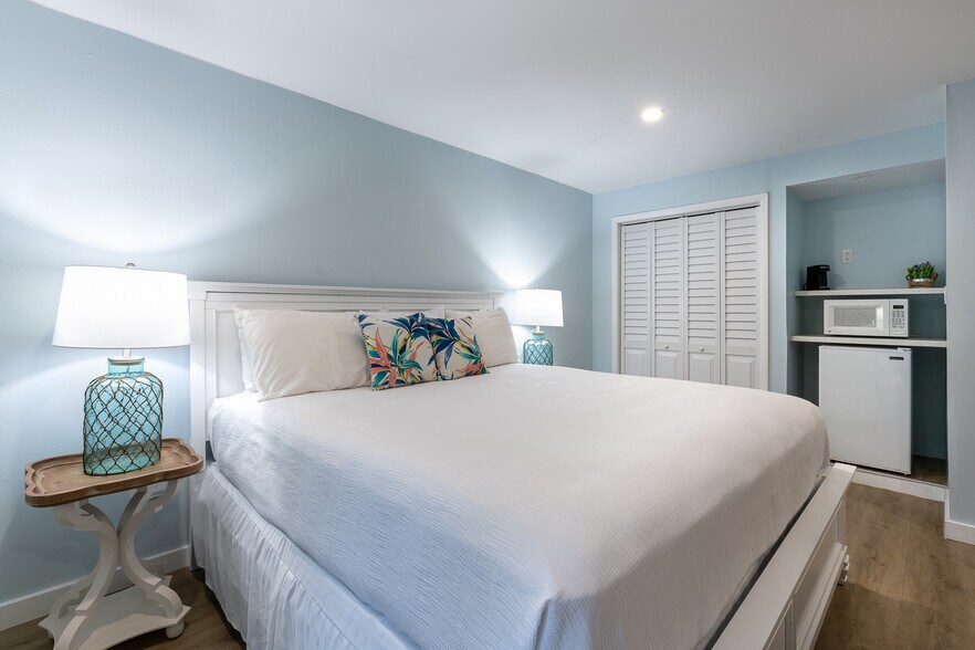 More Photos Of 97850 Overseas Hwy, Key Largo Hotel For Sale