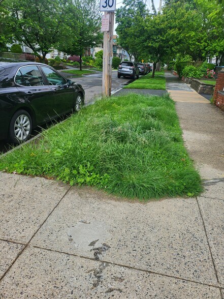 More Photos Of 45 Oakland Ave, Harrison Warehouse For Lease