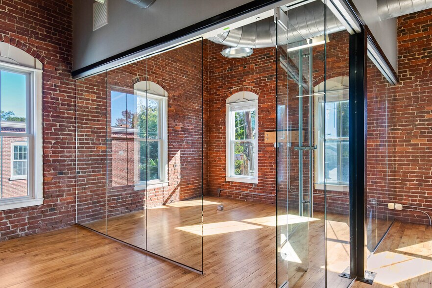 More Photos Of 77 Elm St, Amesbury Loft Creative Space For Lease