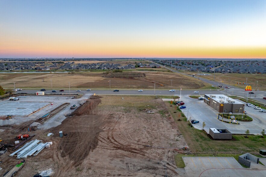 More Photos Of 1791 SW 34th St, Moore Land For Lease