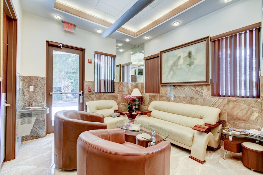 More Photos Of 2314 Seacrest Blvd, Boynton Beach Medical For Lease