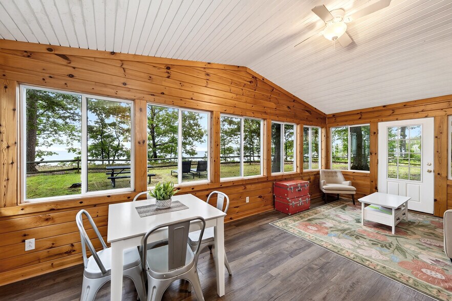 More Photos Of 6 Lotus Bay rd, Irving Multifamily For Sale