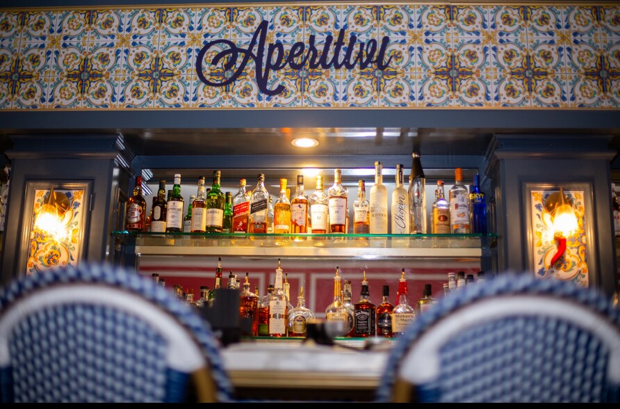 More Photos Of 301 Oak St, Brentwood Restaurant For Sale
