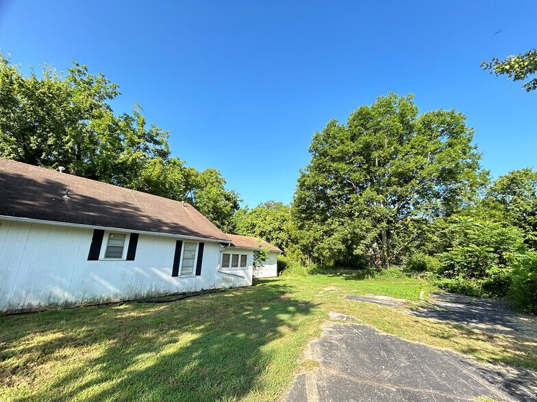 More Photos Of 681 Ash Flat Dr, Ash Flat Restaurant For Sale