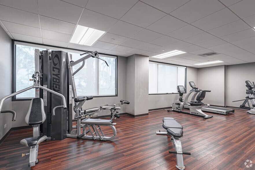 More Photos Of 800 Fairway Dr, Deerfield Beach Office Residential For Lease