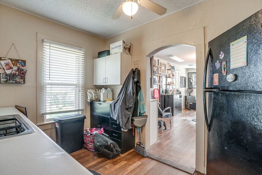 More Photos Of 1504 Bus Rte 1187, Crowley Freestanding For Sale