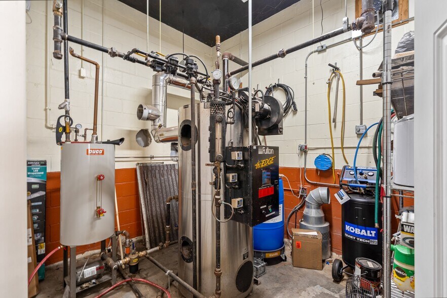 More Photos Of 920 Lafayette Rd, Seabrook Unknown For Sale