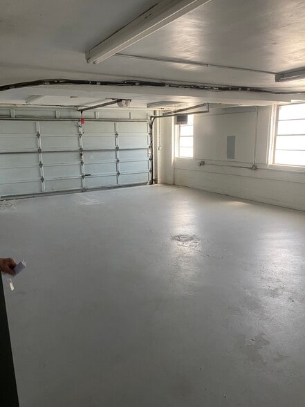 More Photos Of 5209 York Rd, Baltimore Office For Sale