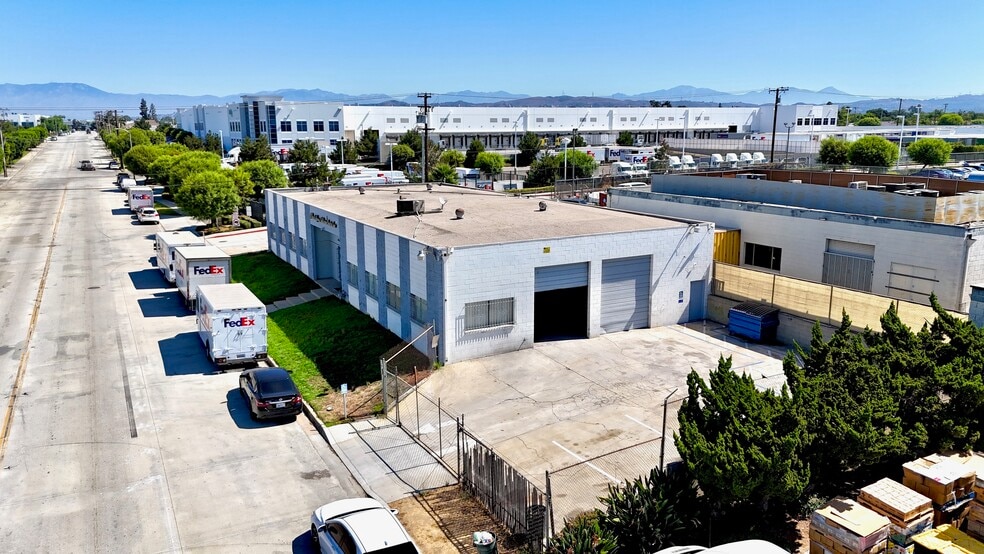 More Photos Of 11810-11812 Greenstone Ave, Santa Fe Springs Manufacturing For Sale