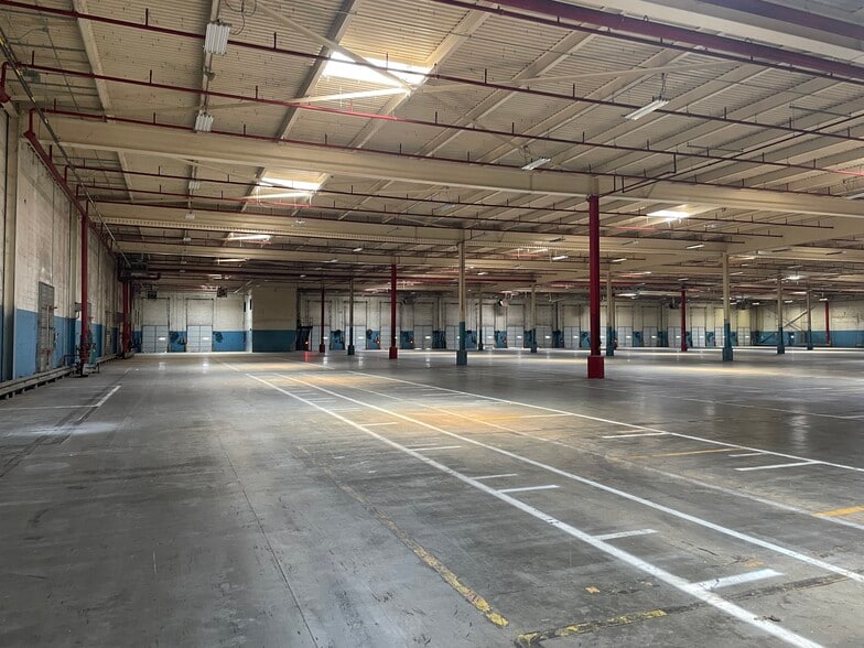 More Photos Of 3300 Sylvester Rd, Albany Manufacturing For Sale
