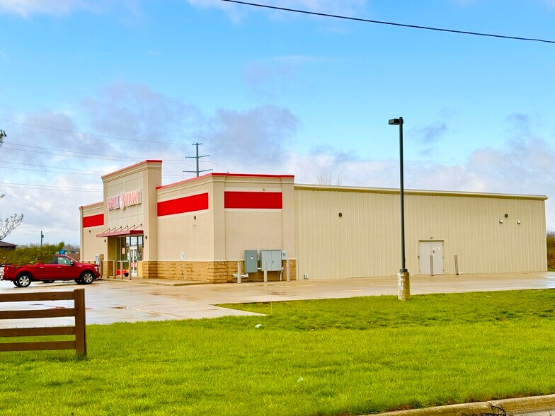 More Photos Of 2101 Central Point Pky, Lima Freestanding For Sale