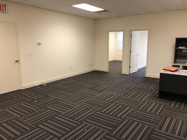 More Photos Of 4366 Victory Blvd, Staten Island Warehouse For Lease