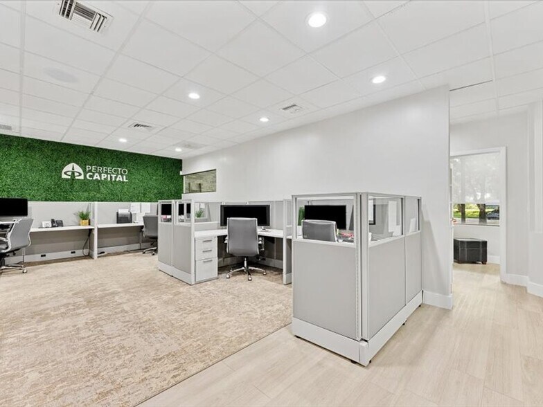More Photos Of 2295 NW Corporate Blvd, Boca Raton Office Residential For Lease