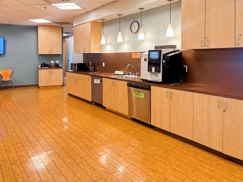 More Photos Of 755 Baywood Dr, Petaluma Coworking Space