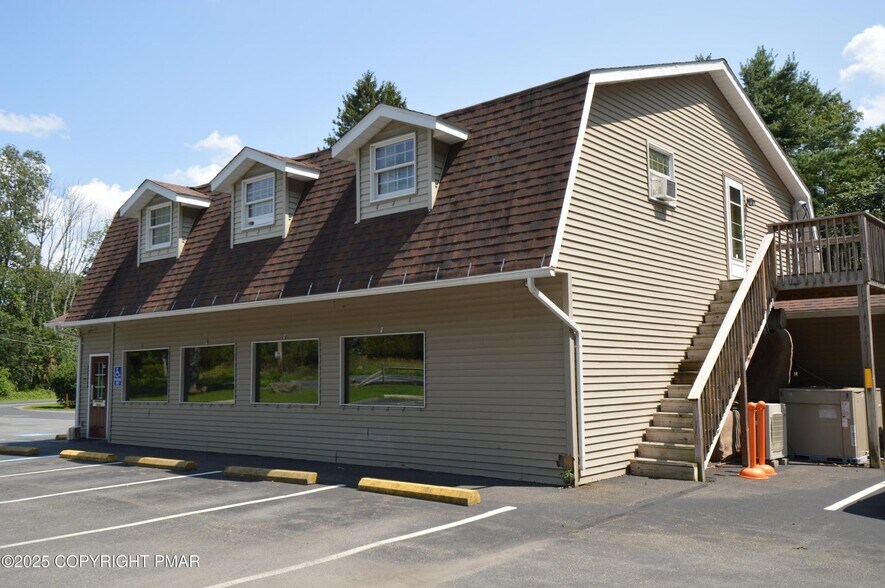 More Photos Of 3150 PA-715, Henryville General Retail For Sale