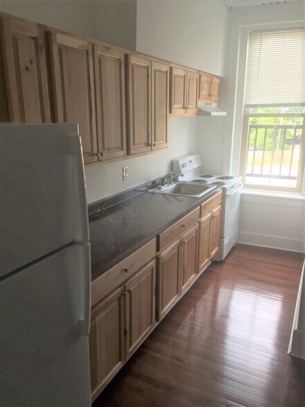 More Photos Of 141-143 Main St, Hackettstown Storefront Retail Residential For Sale