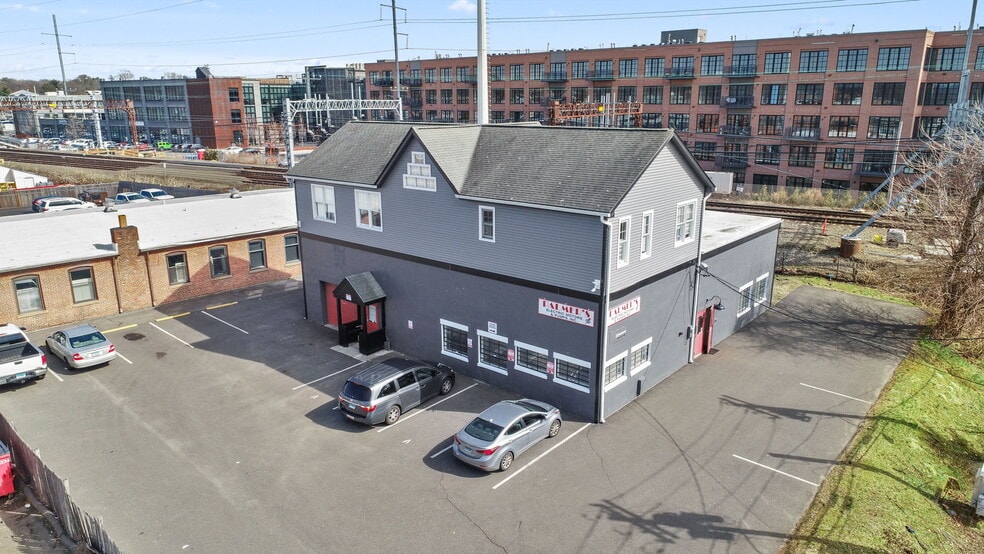 More Photos Of 40 Osborne Ave, Norwalk Mixed Retail For Sale