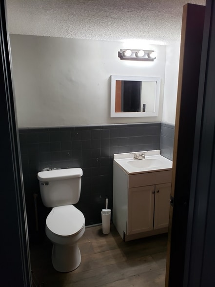 More Photos Of 1201 N Ashley St, Valdosta Auto Repair For Sale