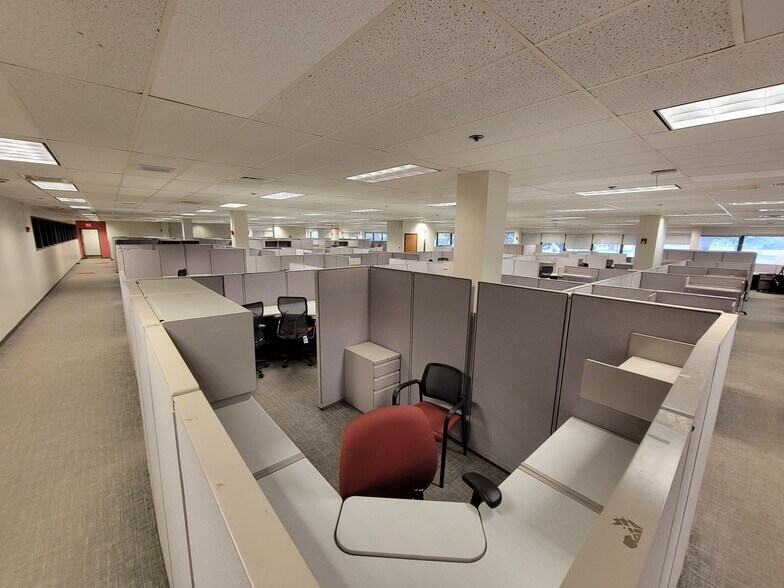 More Photos Of 705 E 60th St N, Sioux Falls Office For Sale