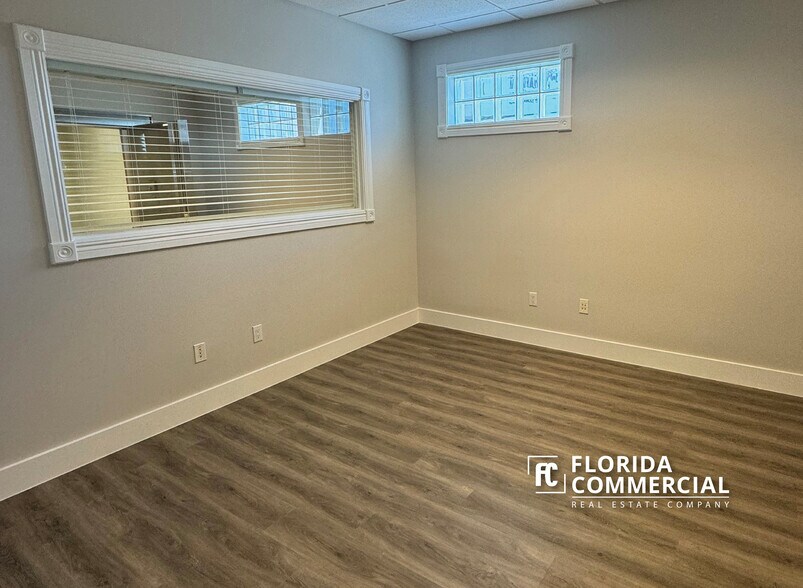 More Photos Of 1330 SE Federal Hwy, Stuart Office Residential For Lease