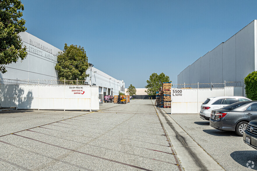 More Photos Of 5500-5510 S Soto St, Vernon Warehouse For Sale
