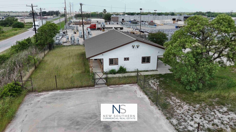 More Photos Of 2620 E Corral Ave, Kingsville Warehouse For Lease