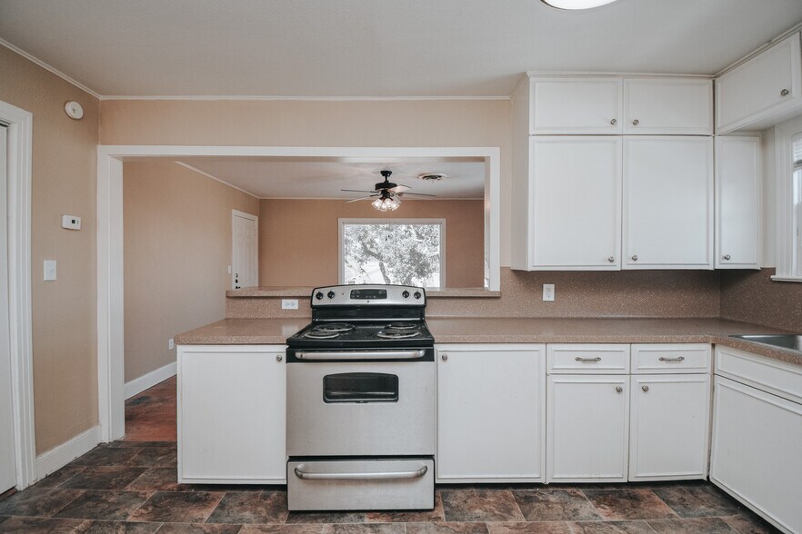 More Photos Of 1503 E Virginia Ave, Victoria Apartments For Sale