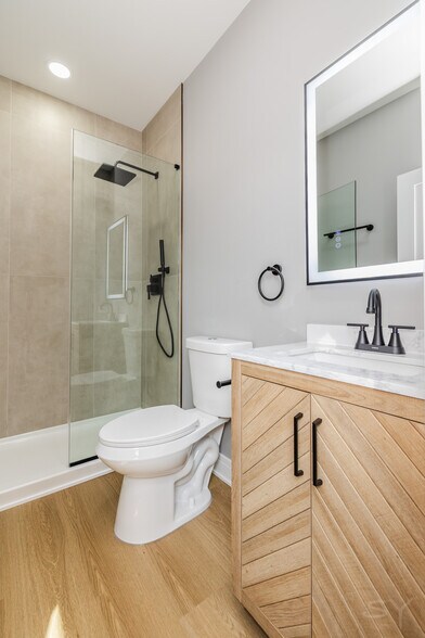 More Photos Of 3018 Polk st, Chicago Apartments For Sale