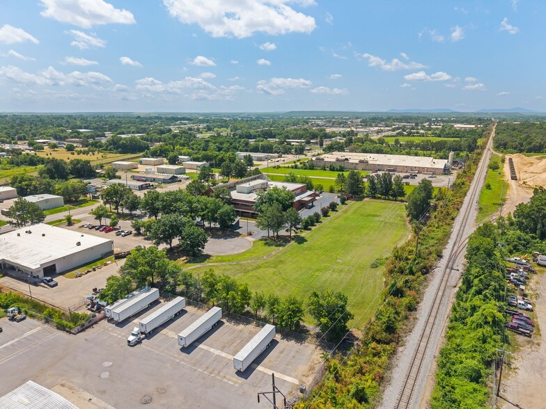 More Photos Of 3600 Wheeler Ave, Fort Smith Office For Sale