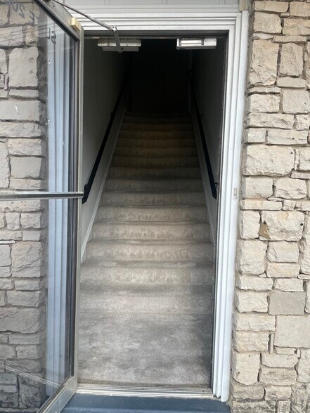 More Photos Of 7303 Blanco Rd, San Antonio Office For Lease