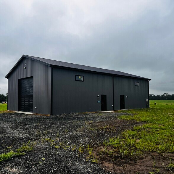 More Photos Of 8509 Palmer Ln, Bridgeville Warehouse For Lease